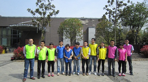 J9集团“跑男”相约尚湖烧烤